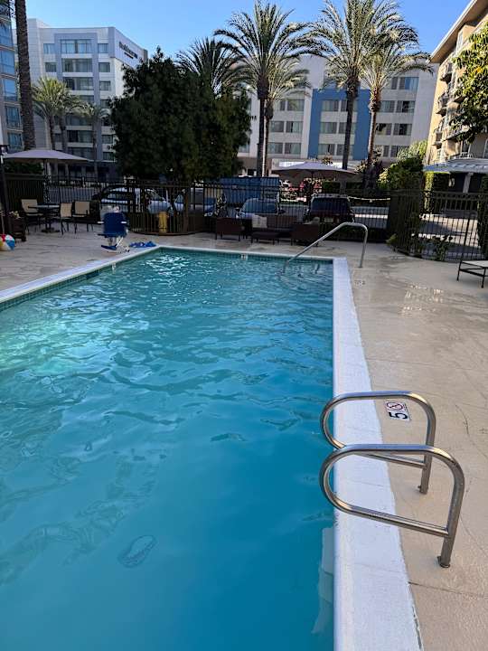 Pool Holiday Inn Express & Suites Anaheim Resort Area