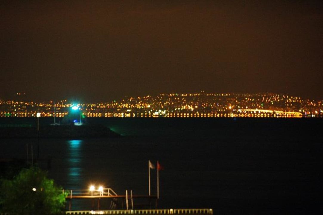 Ночные огни Corendon Playa Kemer