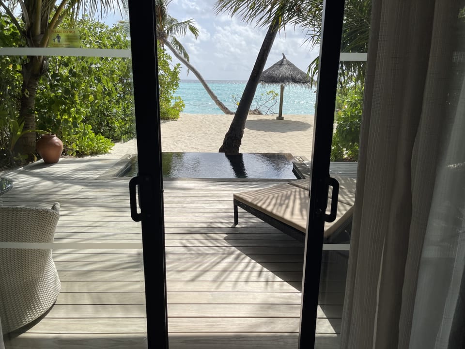 Pool NH Collection Maldives Havodda Resort