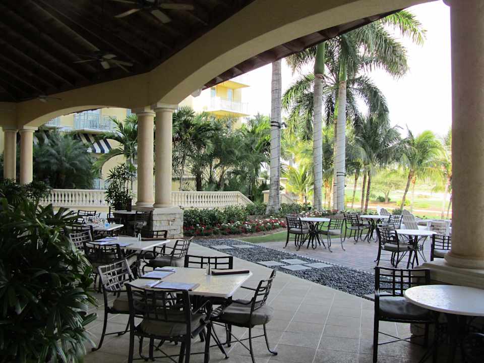 Bar außen Hotel The Ritz-Carlton Golf Resort