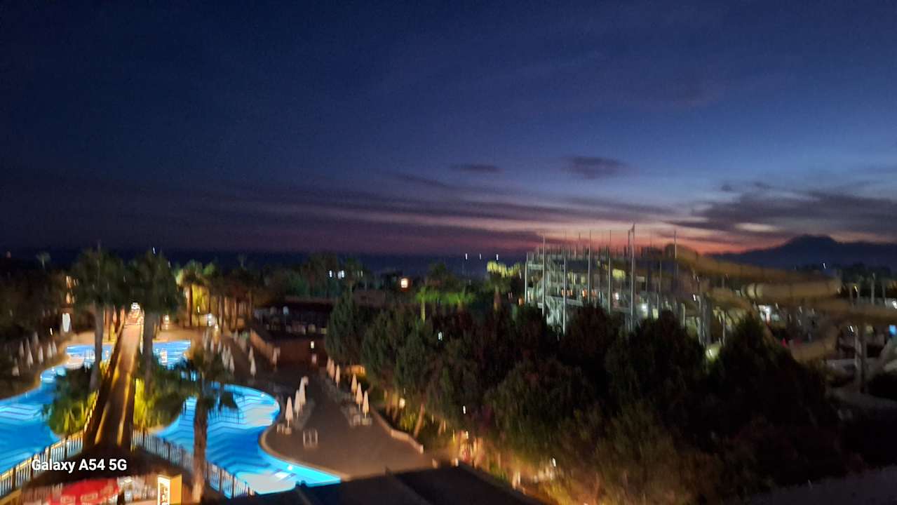 Außenansicht Saturn Palace Resort Hotel