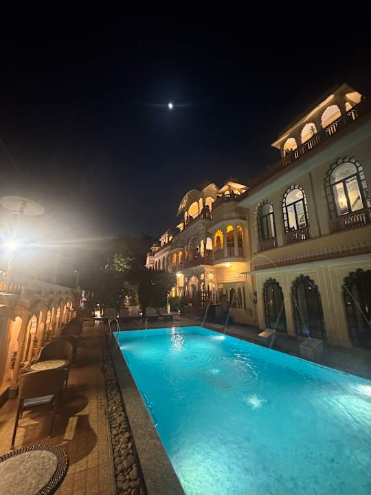 Pool Hotel Shapura House