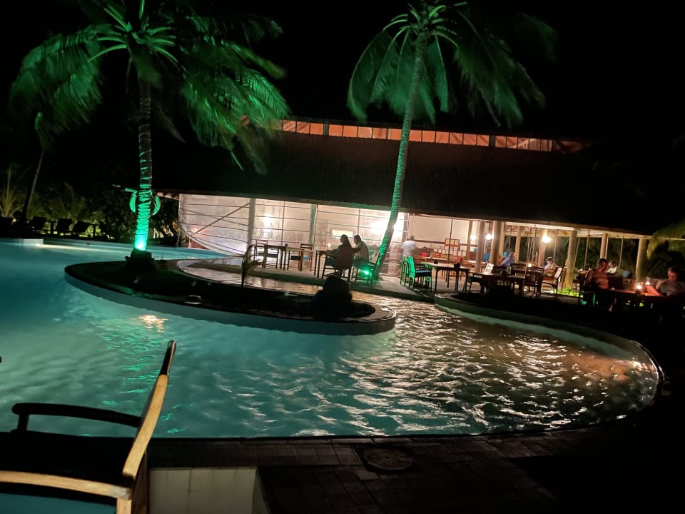 Pool Filitheyo Island Resort