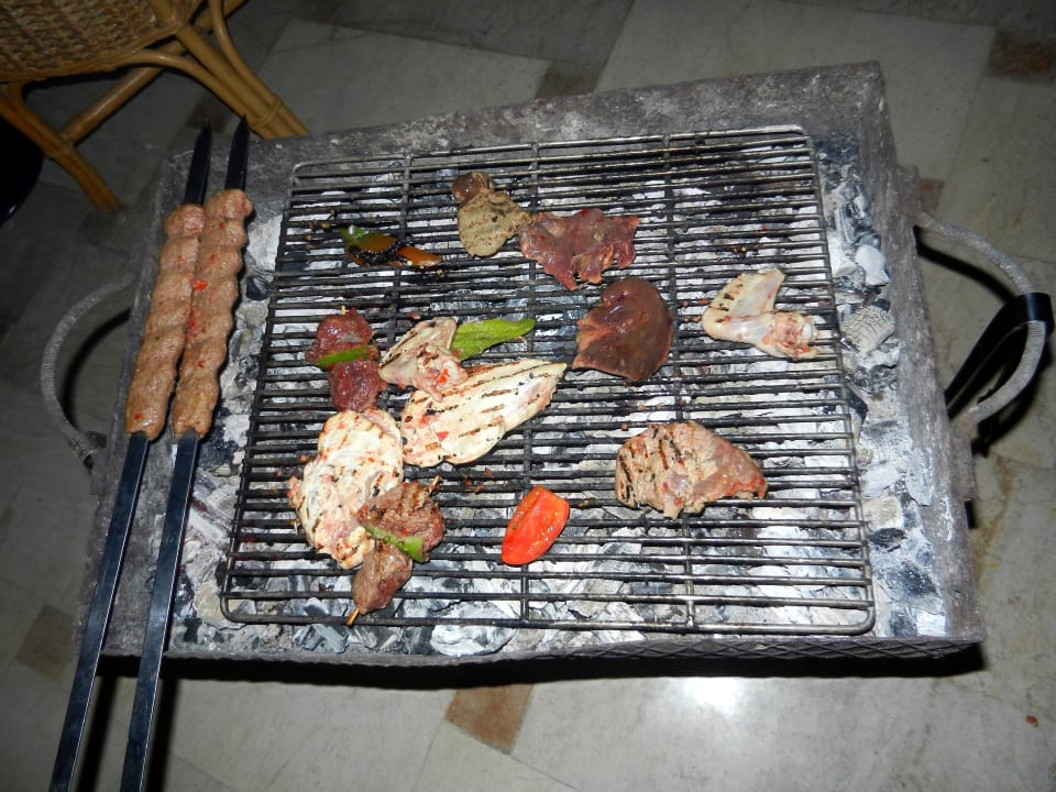 Barbecue auf der Dachterrasse The Grand Hotel Sharm El Sheikh