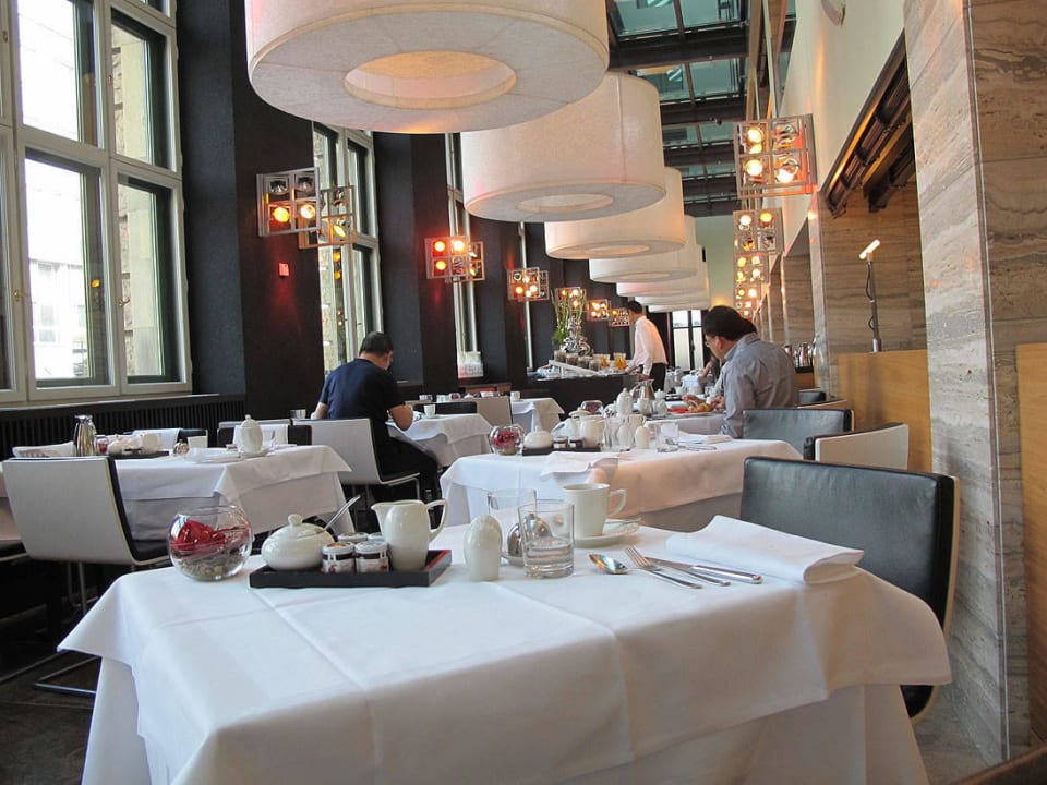 Frühstücksraum Sofitel Munich Bayerpost Hotel