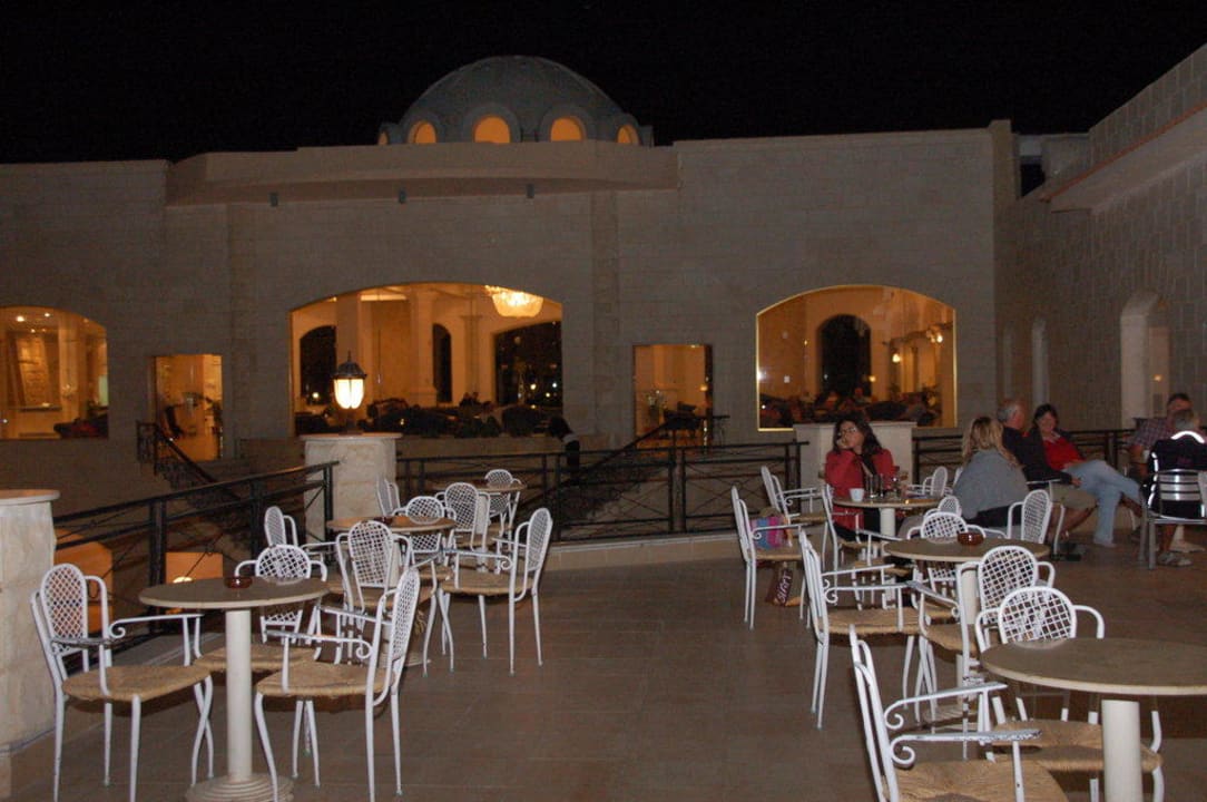 Aussenterrasse der Tiffany-Bar Brayka Bay Resort