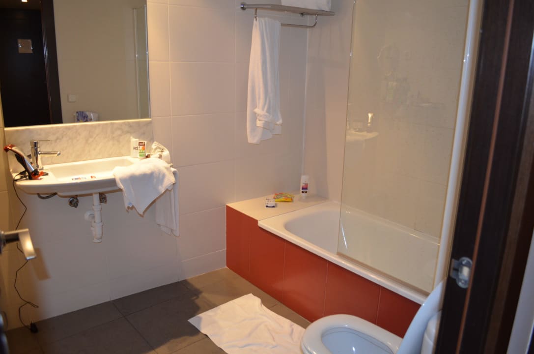 Bad Nr. 2 war sauber und geräumig Hotel Acta BCN 40