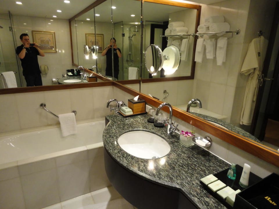 Badezimmer Deluxe-Room JW Marriott Hotel Bangkok
