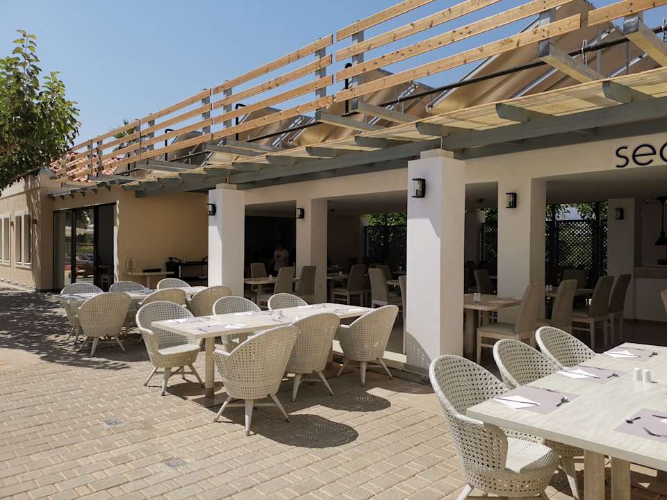 Gastro Emerald Oasis Glampotel