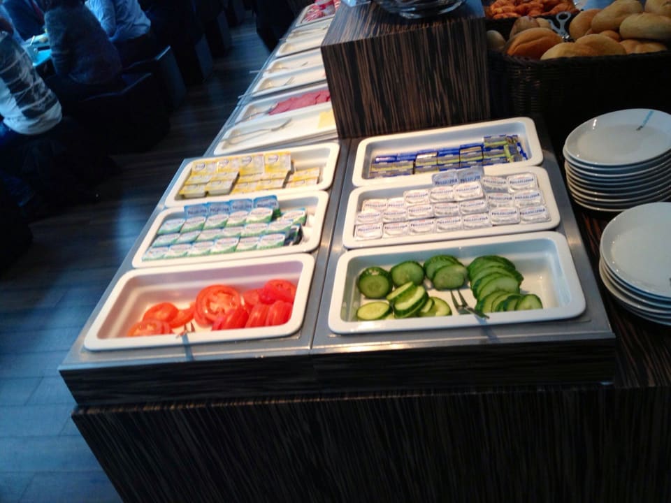 Frühstücksbüffet Motel One Hamburg-Alster