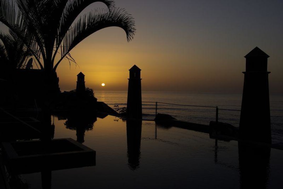 Sonnenuntergang am Pool Hotel Playa Calera