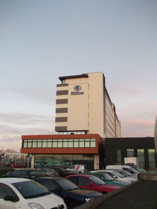Das Hotel von außen Hilton Reykjavik Nordica