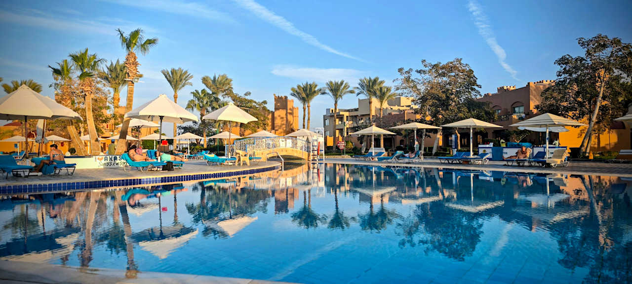 Pool Akassia Swiss Resort