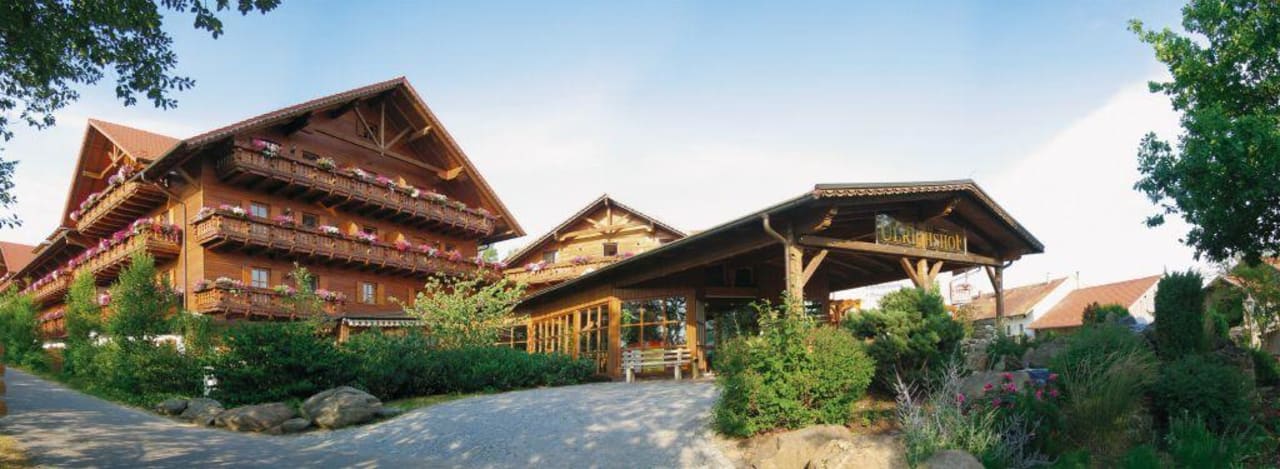Frontansicht Ulrichshof ULRICHSHOF Nature · Family · Design