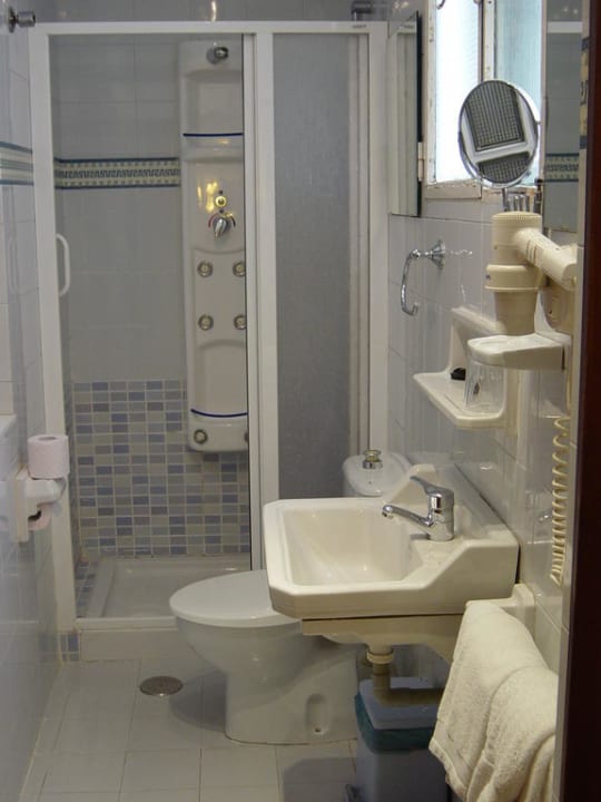 Baño Hostal Colon Antequera