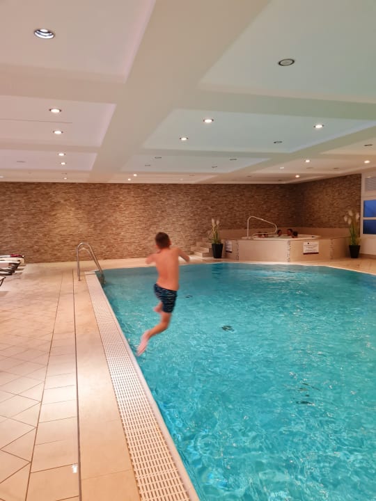 Pool Riessersee Hotel