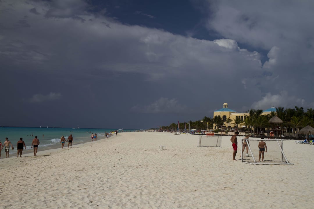 Schöner weißer Sand Allegro Playacar