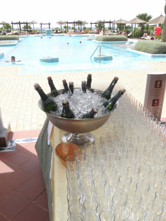 Eisgekühlter Sekt im Santa-Monica-Bereich Hotel Riu Touareg