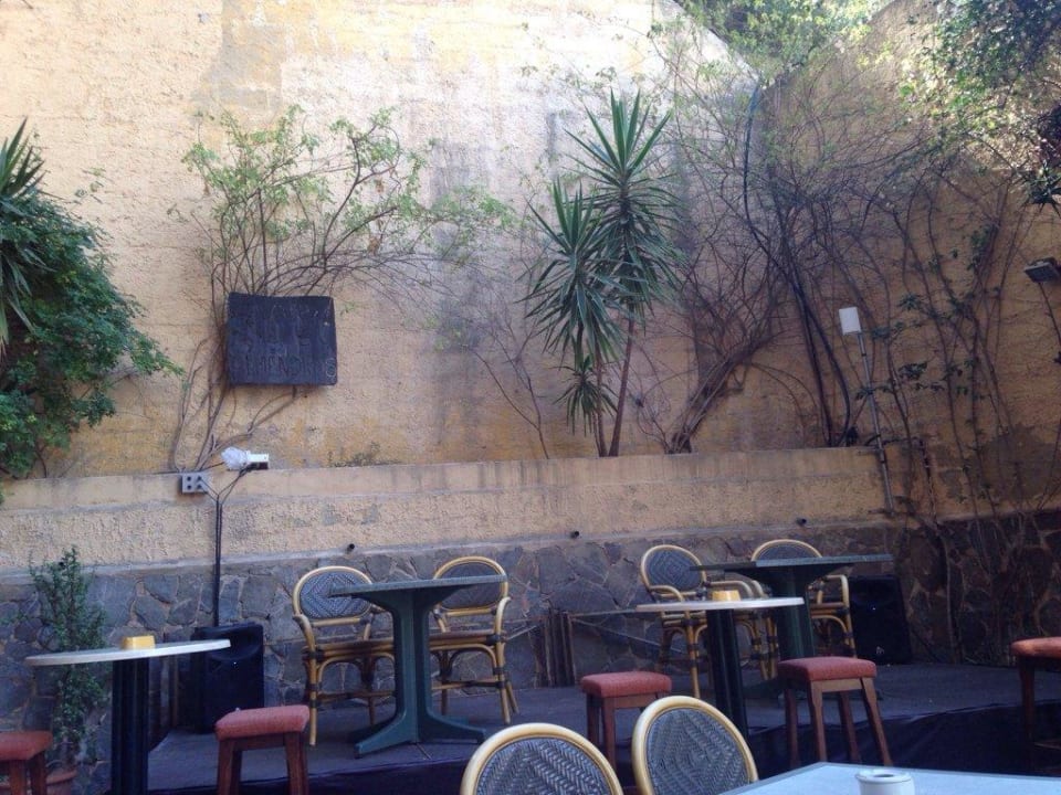 Terrasse vor Bar und Rezeption FLOR los Almendros Hotel