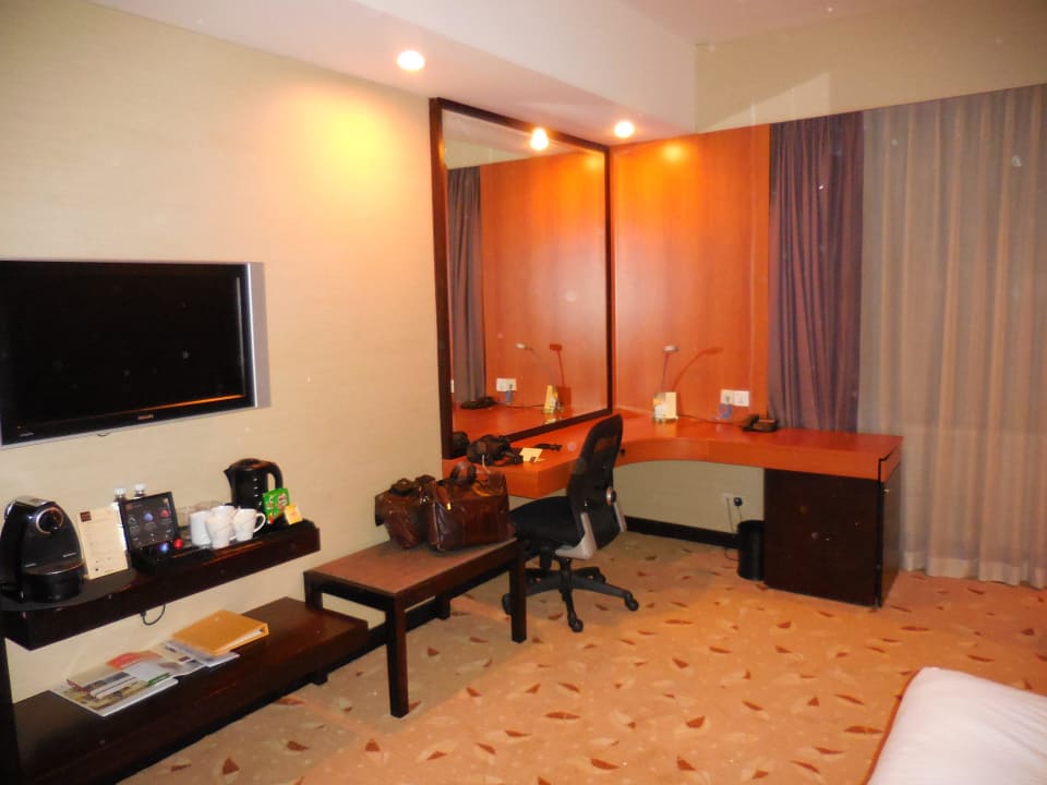 Schreibtisch Hotel Royal Plaza on Scotts