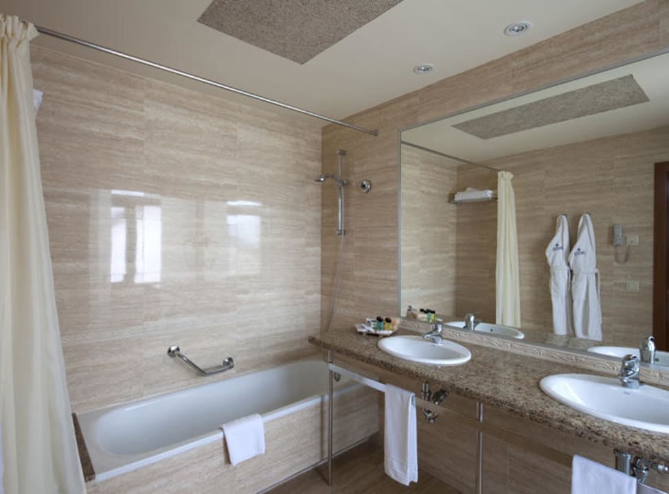Bathroom Hotel Delfin