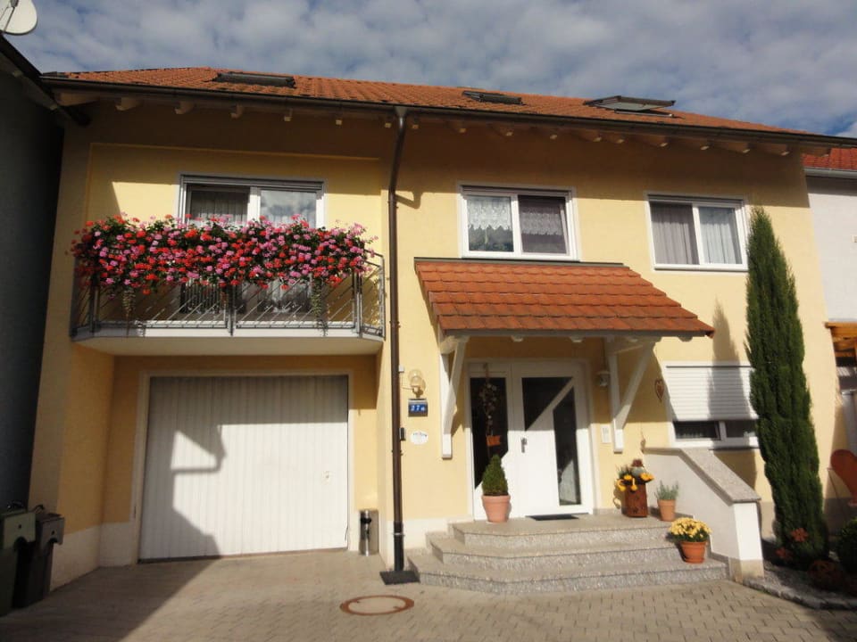 Zufahrt Ferienwohnungen Gästehaus Marita Sigg