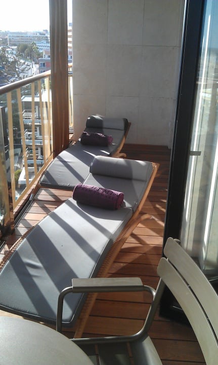 Kleiner Balkon mit Liegen Bohemia Suites & Spa - Adults only