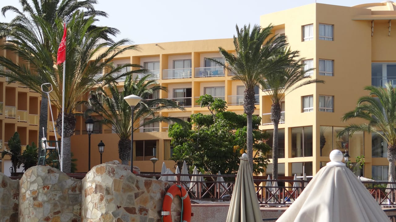 Widok na główny budynek SBH Costa Calma Beach Resort