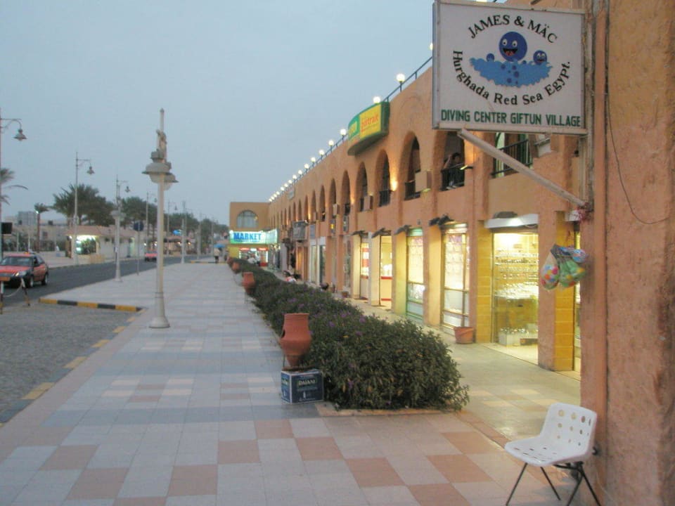 Vor dem Hotel Giftun Azur Resort