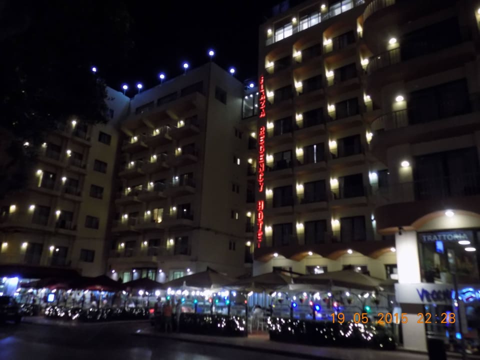 Abendansicht Hotel Plaza & Plaza Regency