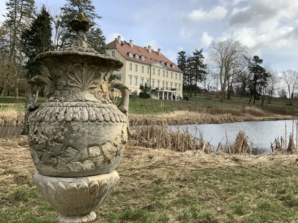 Außenansicht Schloss Rattey