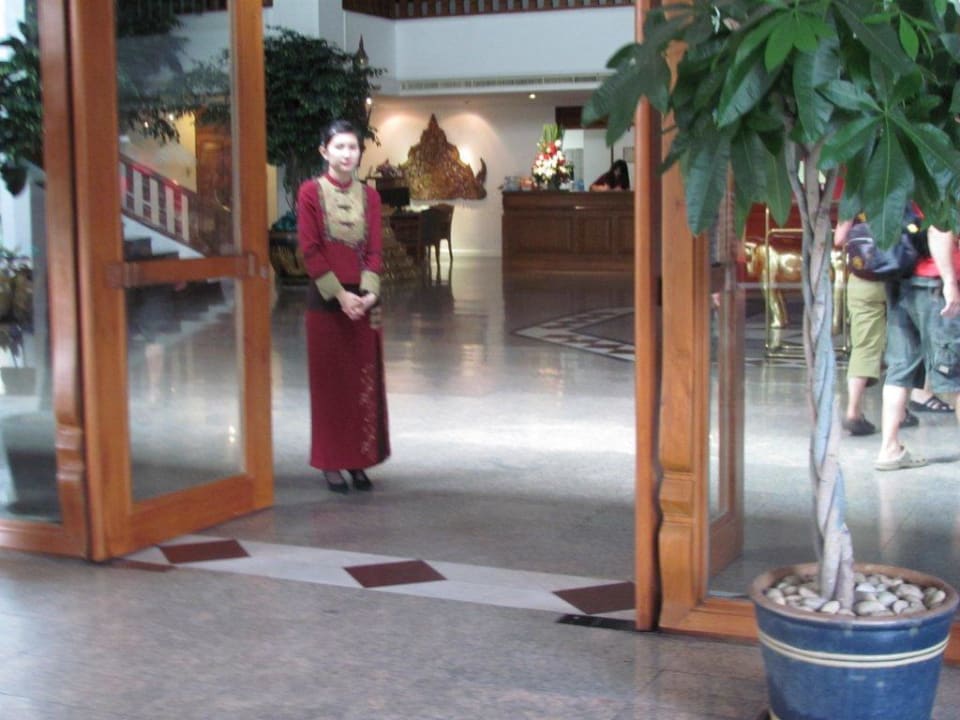 Sehr netter Empfang Hotel The Empress