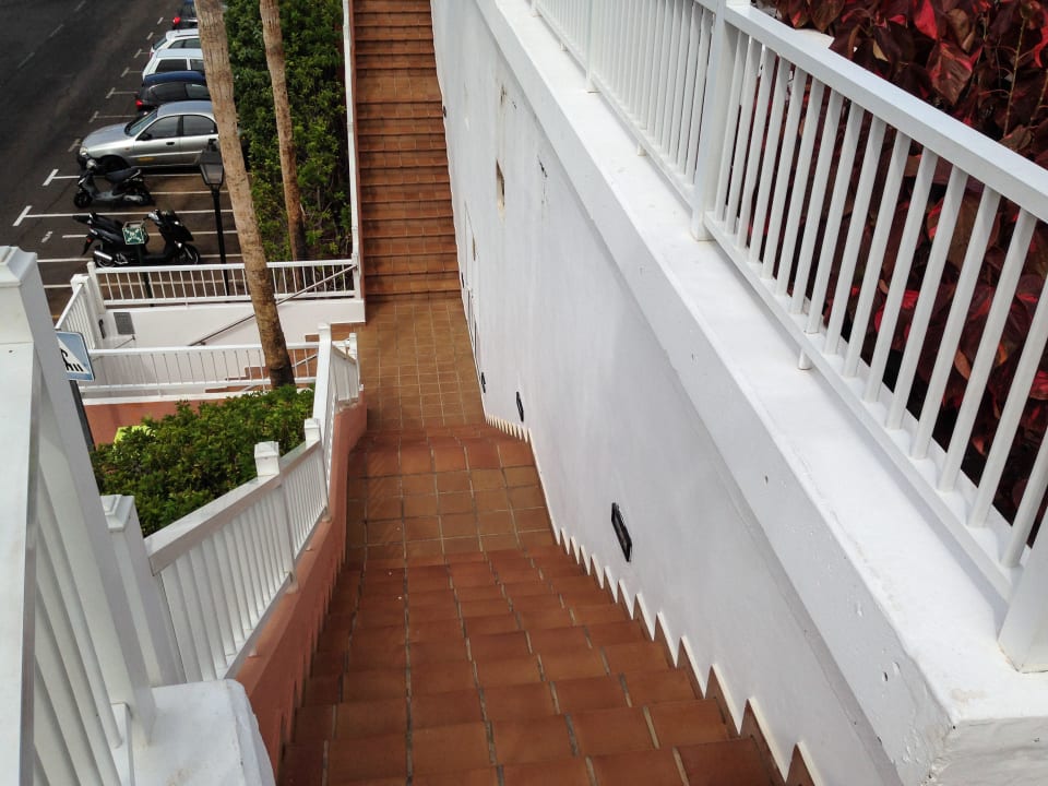 Treppe zur Promenade (im Gelände) Hotel Riu Arecas - Adults only