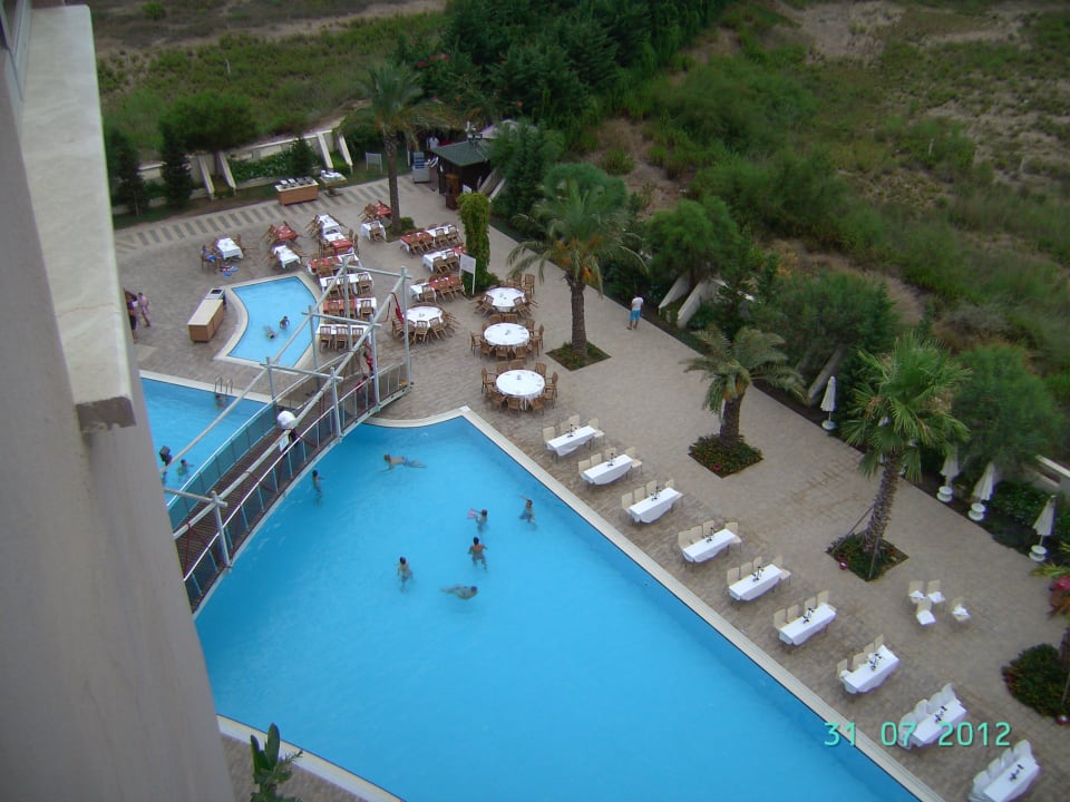 Schöner Pool Saturn Palace Resort Hotel