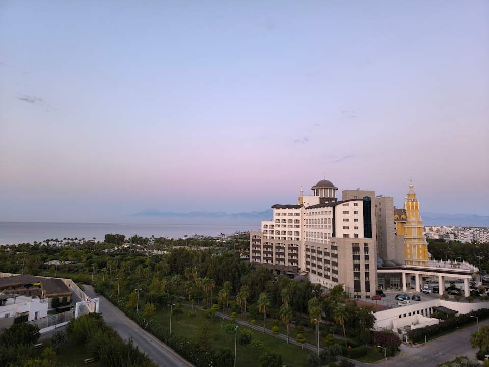 Außenansicht Saturn Palace Resort Hotel