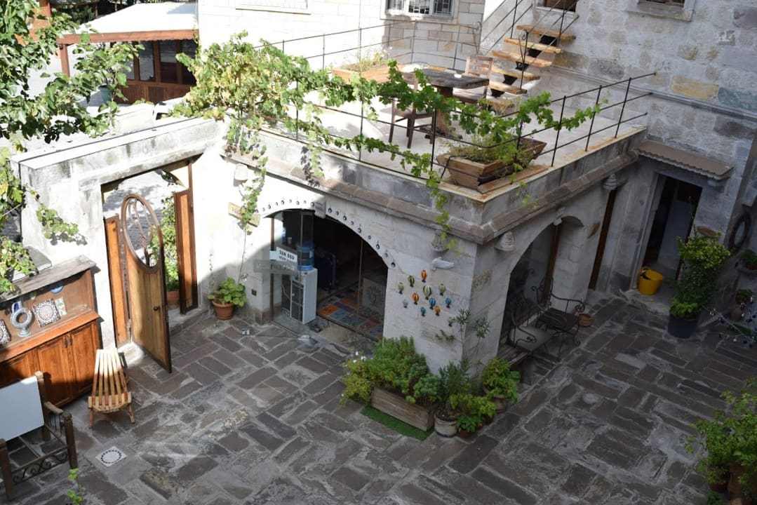 Außenansicht Aren Cave Hotel