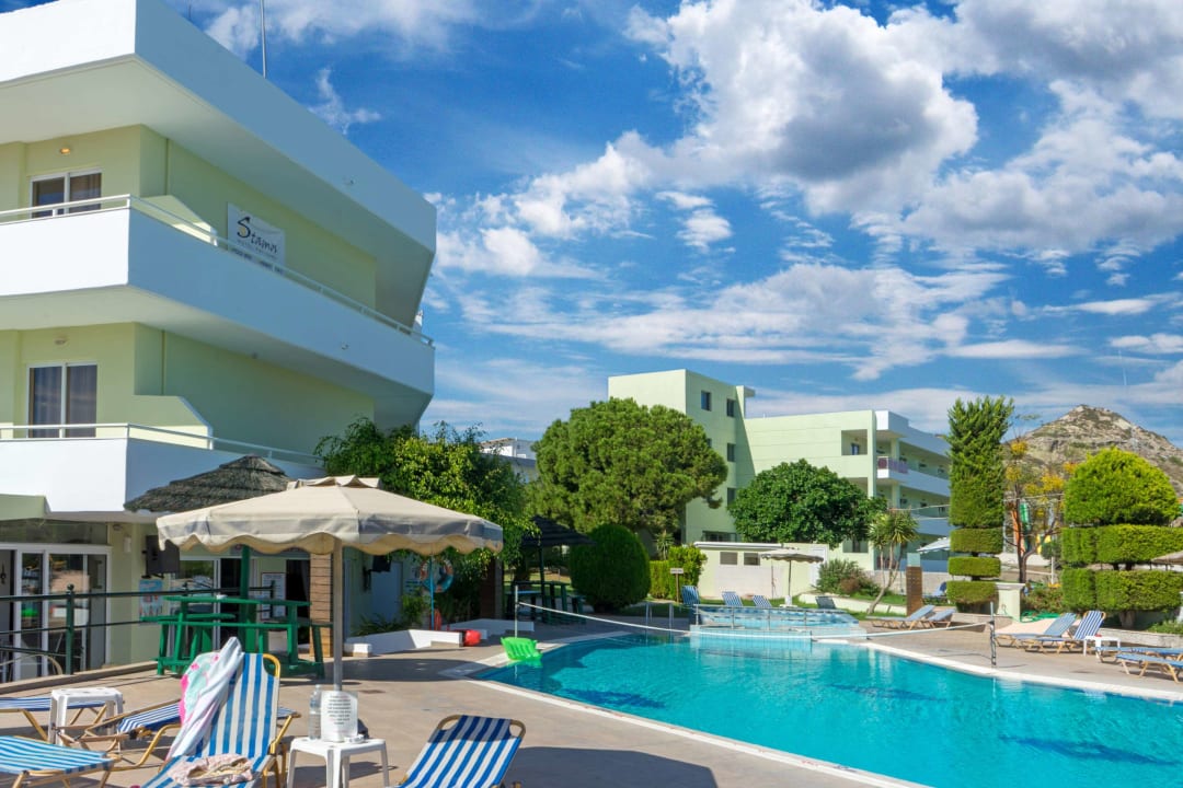 Außenansicht Stamos Hotel