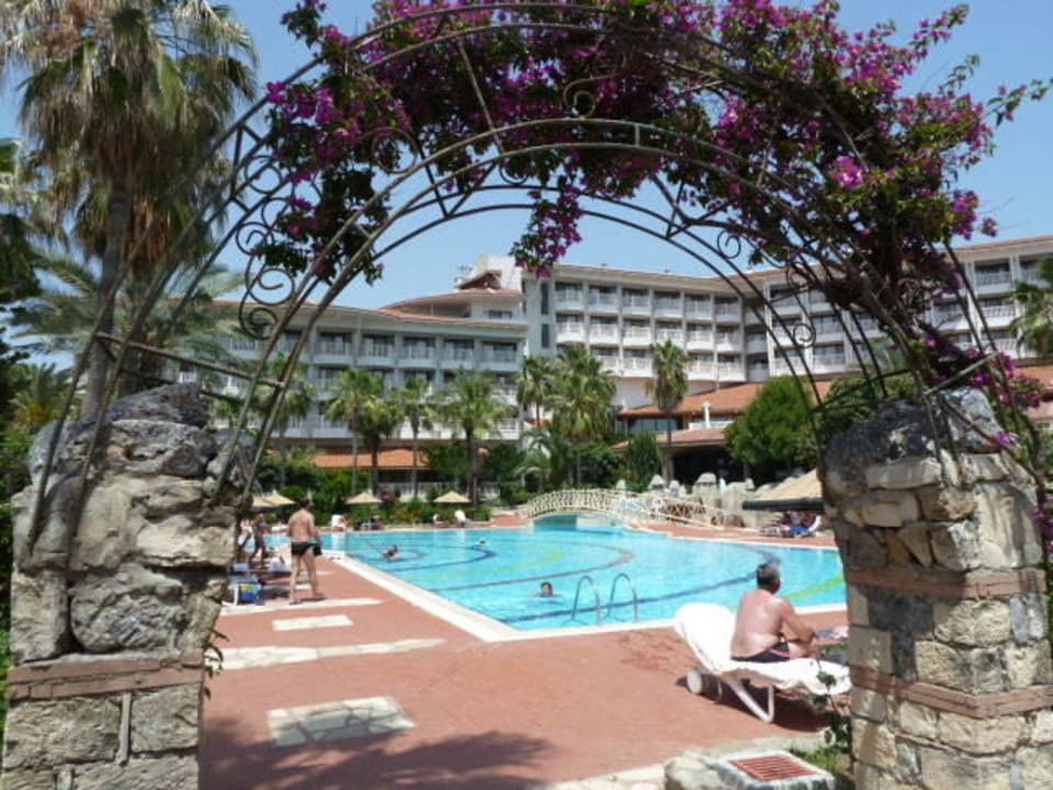 Pool und Hotel Hotel Defne Garden