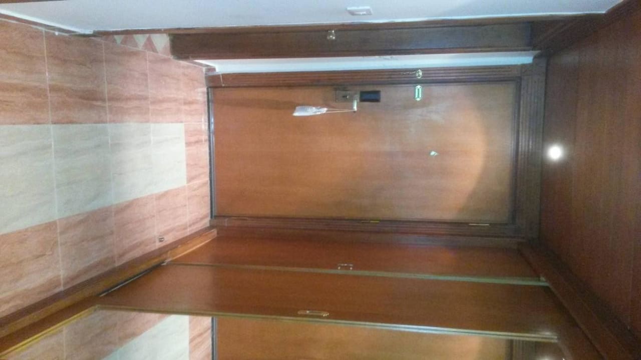 Zimmereingang und Schränke Malikia Resort Abu Dabbab