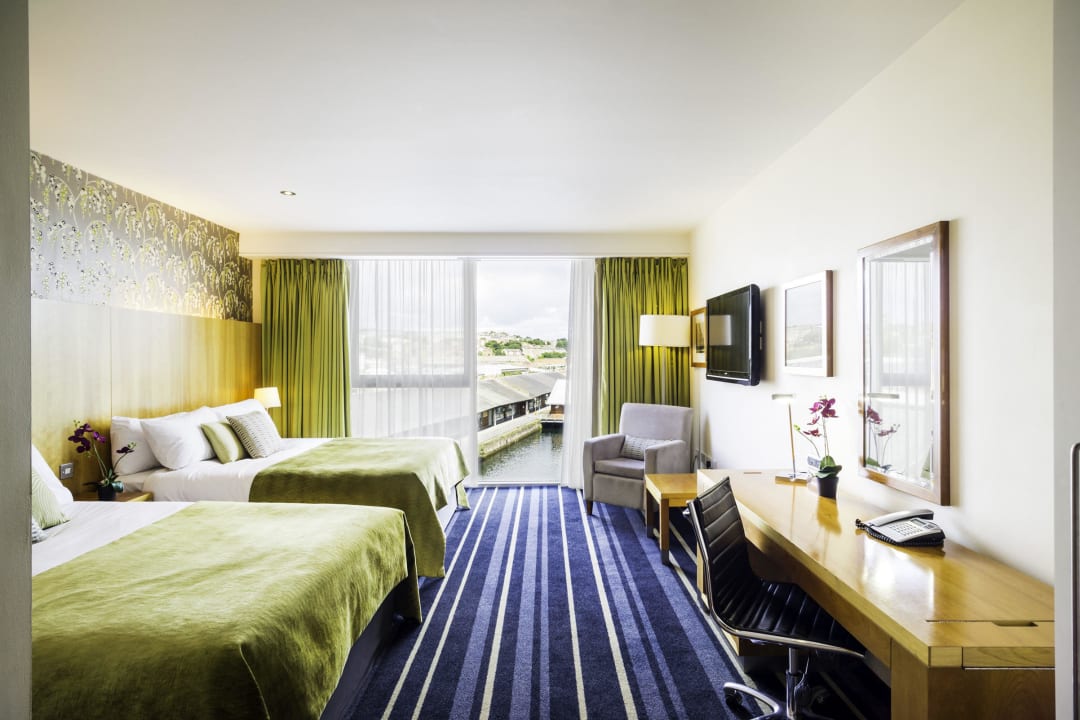 Superior Double Bed Double Room Apex City Quay Hotel & Spa