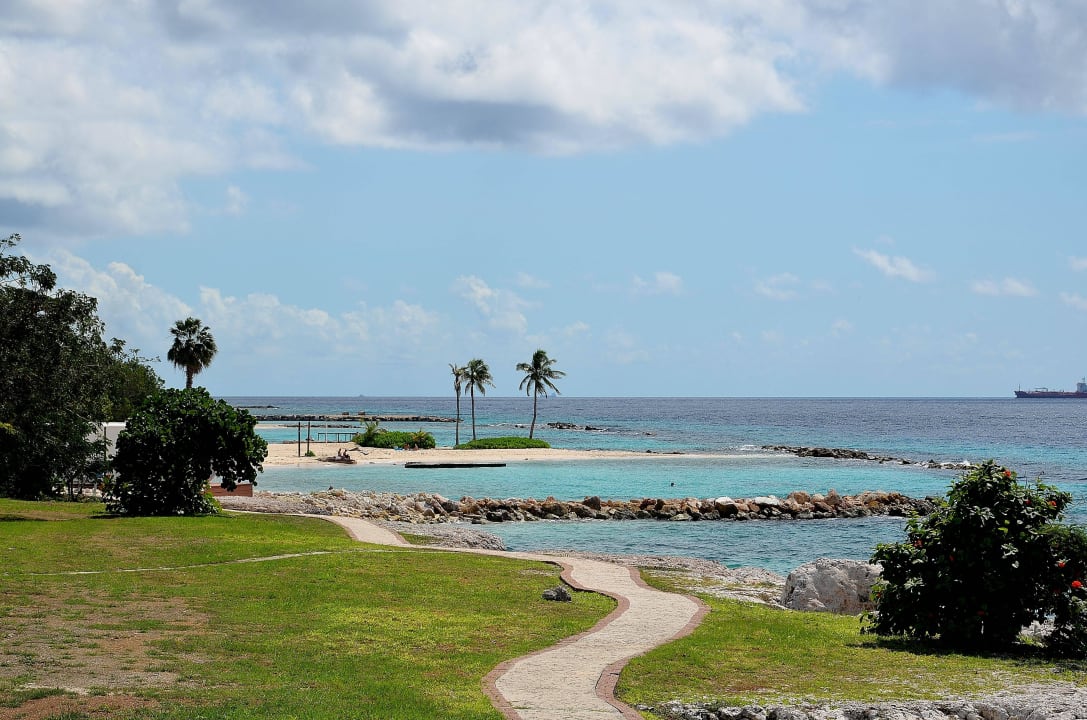 Gartenbereich Richtung Nachbar Hotel Dreams Curacao Resort, Spa & Casino