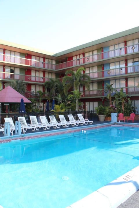 Pool Ramada Downtown Hollywood  Hotel