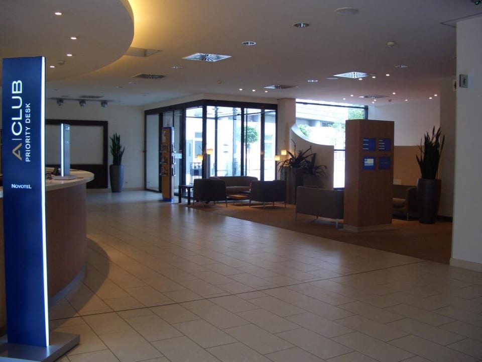 Empfangshalle Novotel Hamburg City Alster