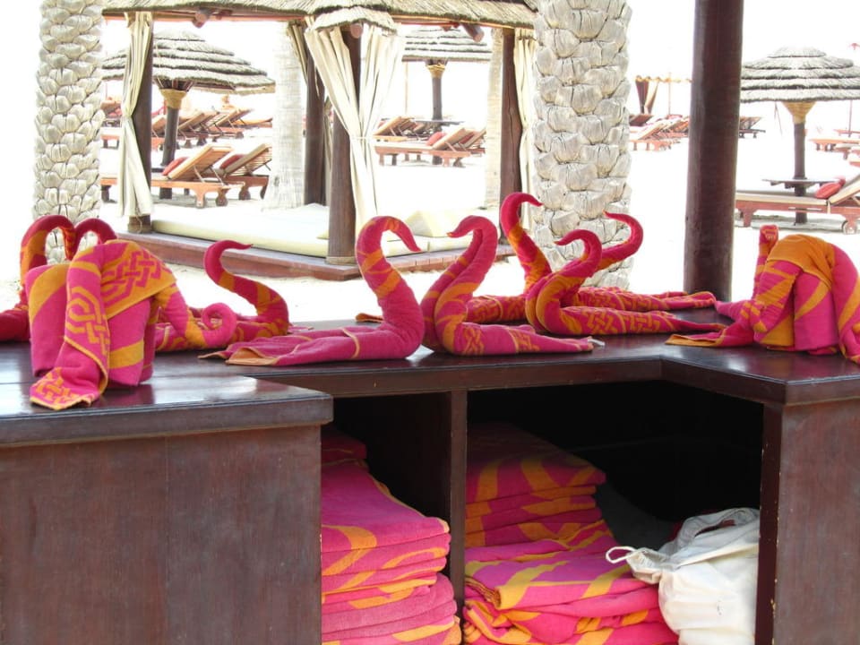 Handtücher am Strand Jumeirah Dar Al Masyaf