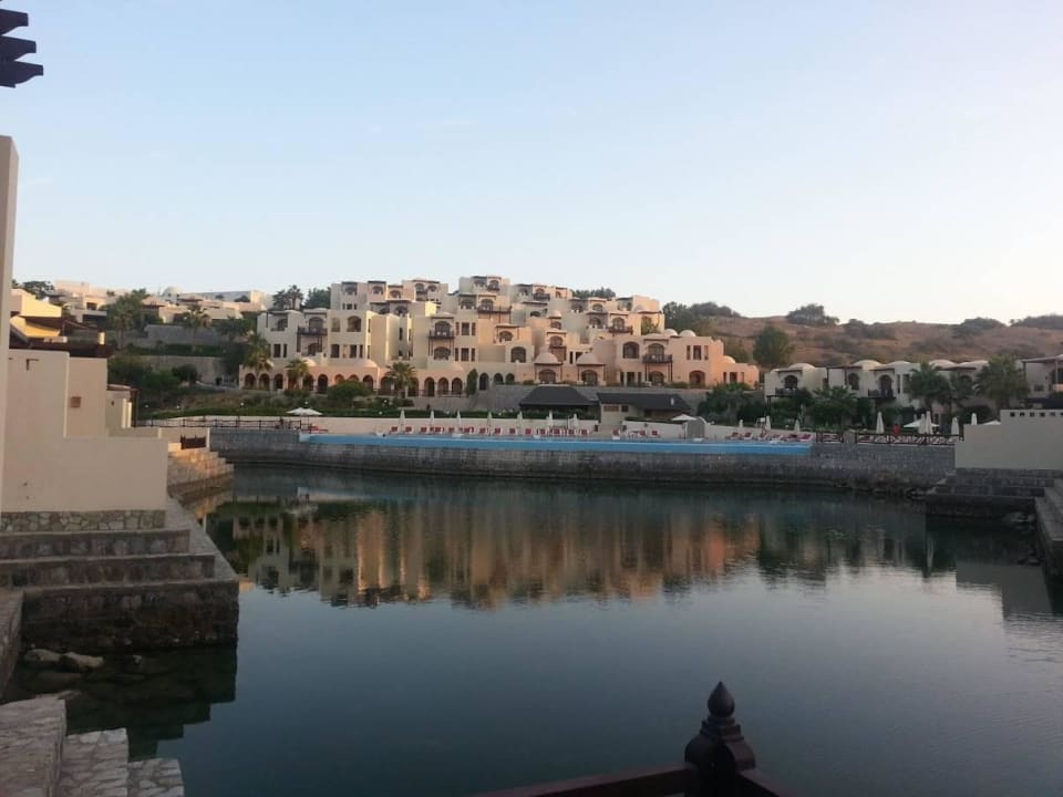 Blick Richtung Rezeption The Cove Rotana Resort