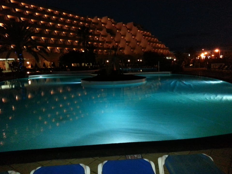 Einer der beiden Pools. Hotel Grand Teguise Playa