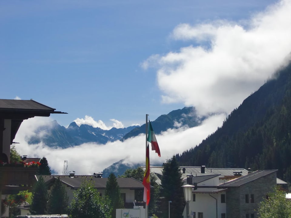 Der Blick zu den Bergen Die Pension