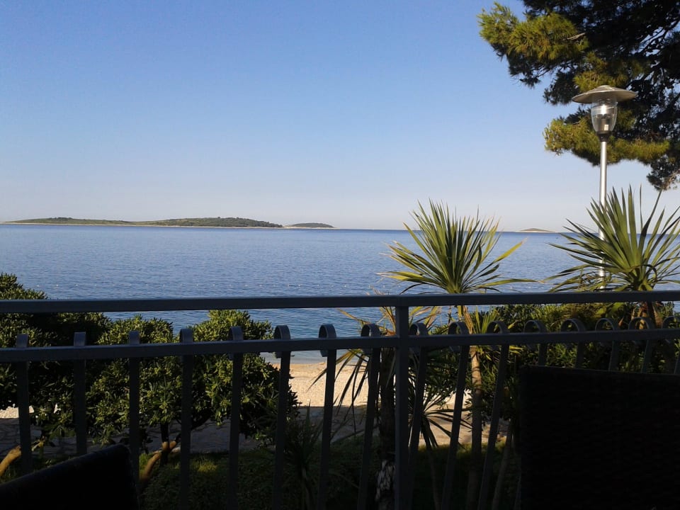 Aussicht Terrasse beim Frühstück Hotel Zora