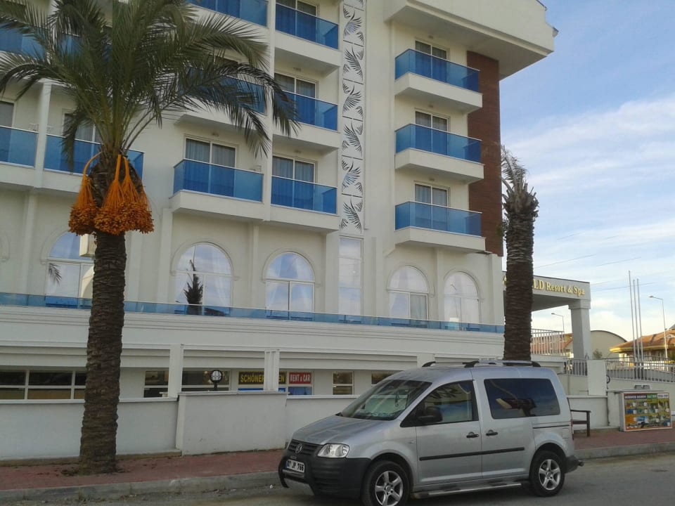 Viele Zimmer zur Straße Palm World Side Resort & Spa