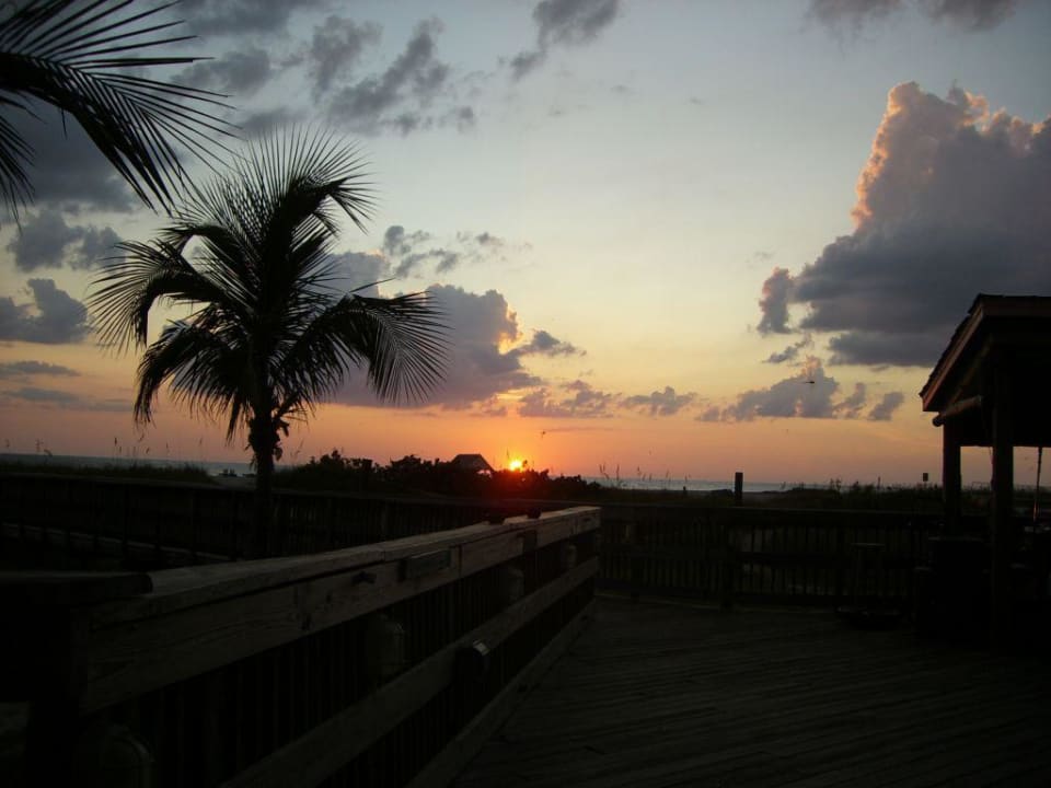 Sonnenuntergang von der Beachbar Hotel The Beachcomber Beach Resort